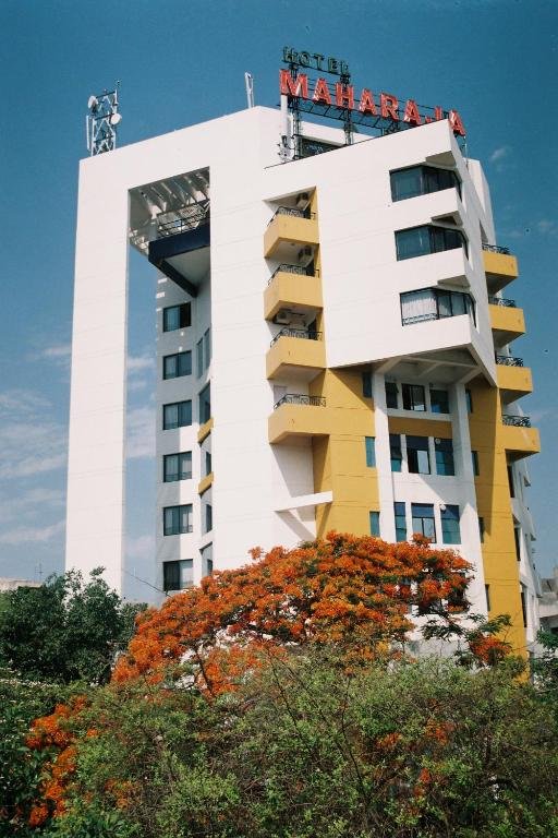 सातारा ग्रँड हॉटेल